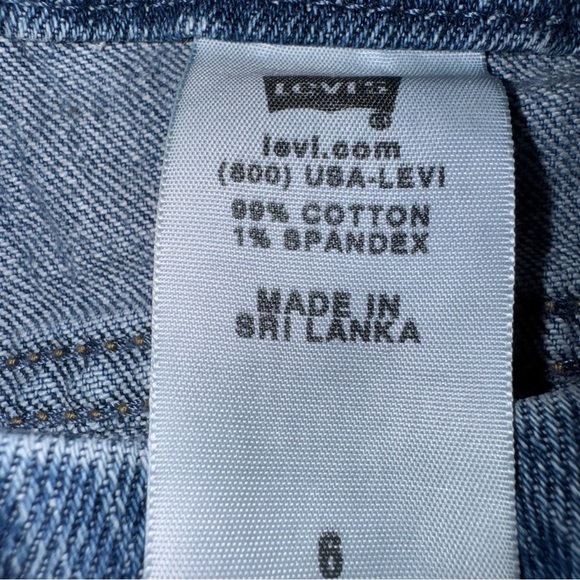 📌Levi’s Blue Denim Shorts Women’s Size 6 Stretch Mid Rise Casual Summer - Picture 3 of 5